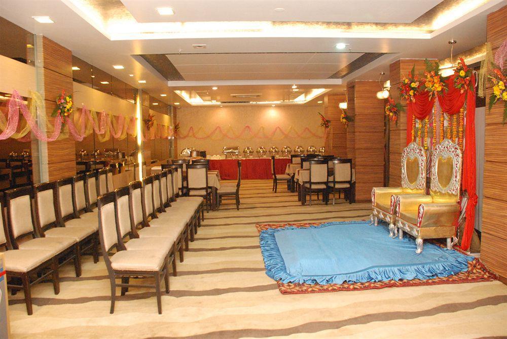 Liv Inn - Naraina New Delhi Exterior photo